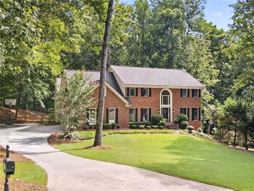 2320 Roxburgh Dr, Roswell, GA, 30076-2447 | Card Image