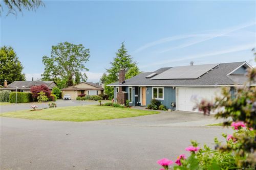 4200 Leaf Hill Green, Victoria, BC, V8X4X8 | Card Image