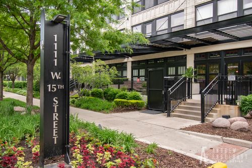 322-1111 W 15th St, Chicago, IL, 60608-2956 | Card Image