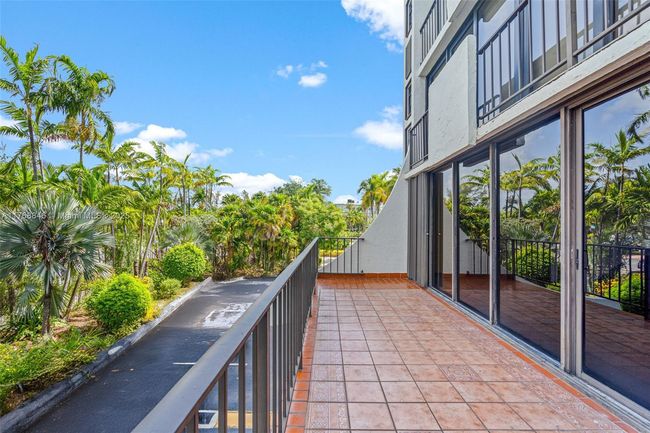 2B - 77 Crandon Blvd, Condo with 1 bedrooms, 2 bathrooms and null parking in Key Biscayne FL | Image 11