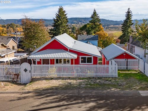 407 3rd St, Gaston, OR, 97119-7881 | Card Image