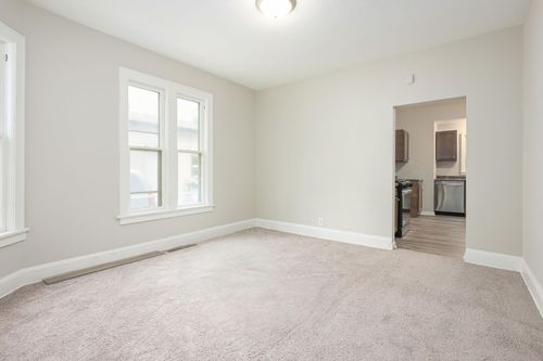 42 Front Ave, Saint Paul, MN, 55117-4933 | Card Image