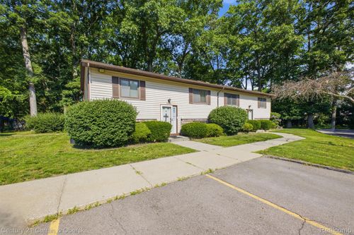 38098 Hixford Place, Westland, MI, 48185 | Card Image
