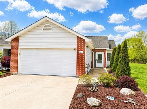 201 Wimbledon Dr, Mount Pleasant, PA, 15666-1329 | Card Image