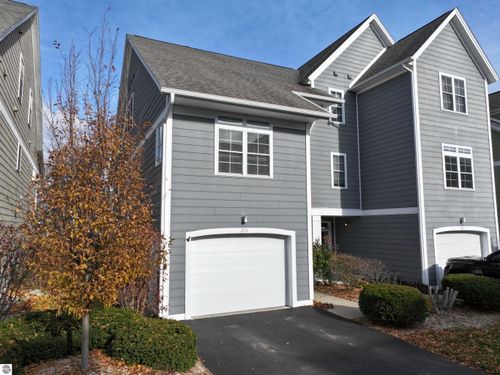 215 Midtown Dr, Traverse City, MI, 49684-5752 | Card Image