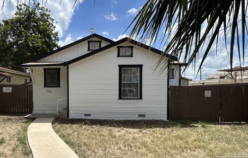2322 W Olmos Dr, San Antonio, TX, 78201-3909 | Card Image