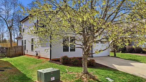 563 Clairidge Dr, Boiling Springs, SC, 29316-5382 | Card Image