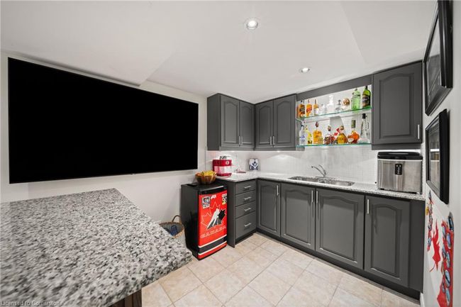 558 Phoebe Cres, House other with 5 bedrooms, 4 bathrooms and 4 parking in Burlington ON | Image 43
