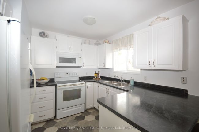 14 - 10 Baker St, Condo with 2 bedrooms, 2 bathrooms and 1 parking in Wasaga Beach ON | Image 9