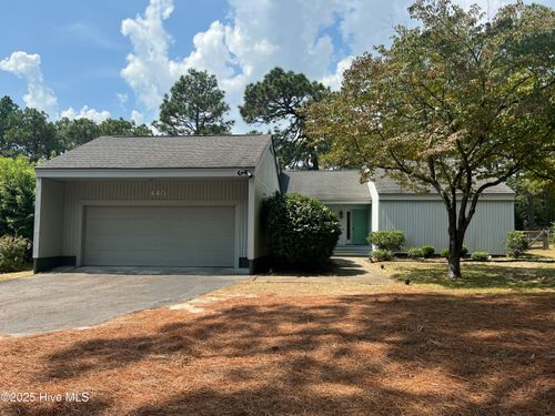 440 Central Dr, Southern Pines, NC, 28387-2810 | Card Image