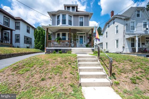 30 W 33rd St, READING, PA, 19606-2904 | Card Image