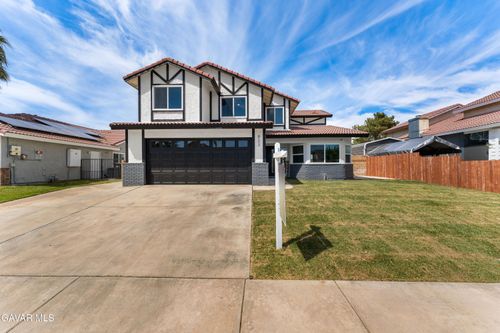 823 E Avenue J9, Lancaster, CA, 93535-4151 | Card Image