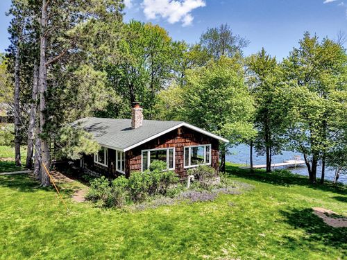 2122 N Twin Lakes St, Saint Croix Falls, WI, 54024-7810 | Card Image