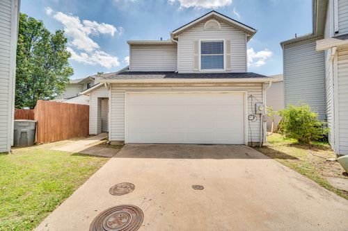 2306 Balvanera Plz, Dallas, TX, 75211-7643 | Card Image