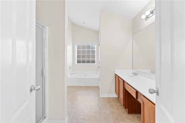 6742 Grand Hickory Dr, House other with 4 bedrooms, 3 bathrooms and null parking in Braselton GA | Image 5