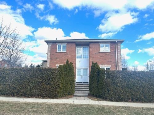 301 Mohawk Rd, Oakville, ON, L6L6P9 | Card Image