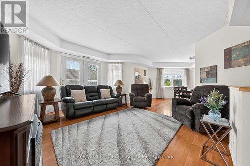 210-208 Silvercreek Pky N, Guelph, ON, N1H8H2 | Card Image