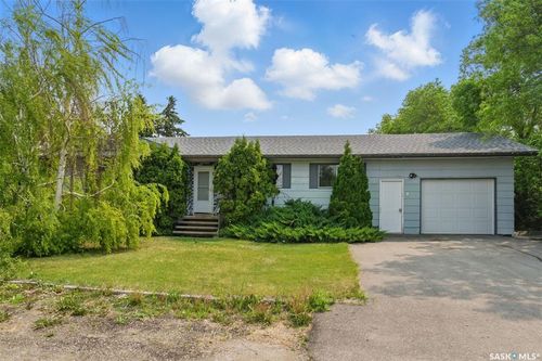 745 Grid Rd, Bruno, SK, S0K1B0 | Card Image