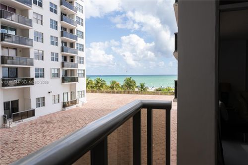 412-6039 Collins Ave, Miami Beach, FL, 33140-2212 | Card Image