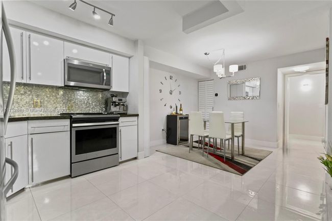 APT-204 - 12106 Saint Andrews Pl, Condo with 2 bedrooms, 1 bathrooms and null parking in Miramar FL | Image 8