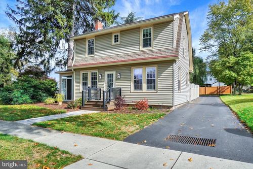 105 Pinehurst Rd, YORK, PA, 17402-3039 | Card Image