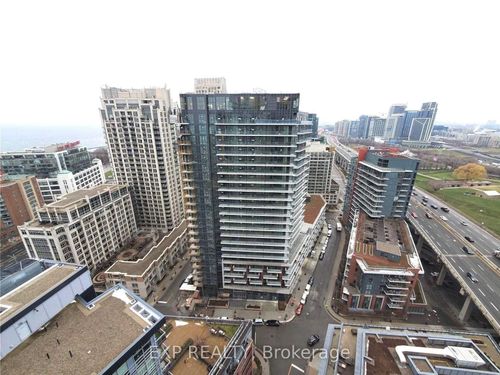 813-38 Iannuzzi St, Toronto, ON, M5V0S2 | Card Image