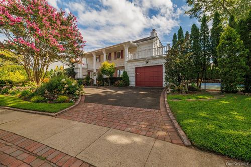 229 Willard Dr, Hewlett, NY, 11557-1834 | Card Image