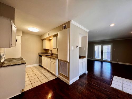apt-209-5710 Marvin Loving Dr, Garland, TX, 75043-7404 | Card Image