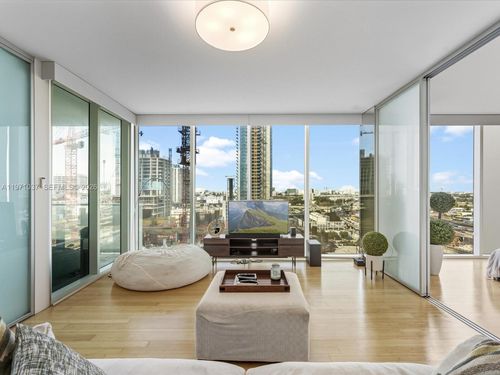 1107-1040 Biscayne Blvd, MIAMI, FL, 33132-1706 | Card Image
