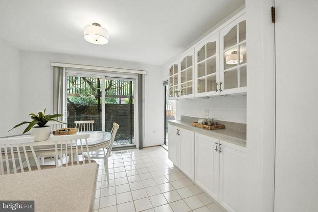 2151 Cabots Point Ln, Townhouse with 4 bedrooms, 3 bathrooms and null parking in RESTON VA | Image 25