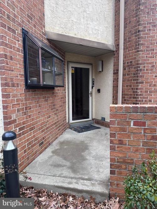 614 Augusta Cir, MOUNT LAUREL, NJ, 08054-2753 | Card Image