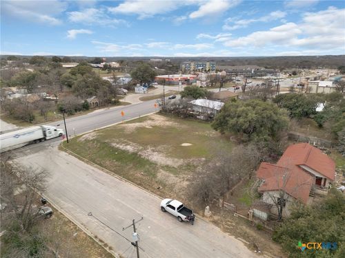 205 Central Texas Expy, Lampasas, TX, 76550-3502 | Card Image