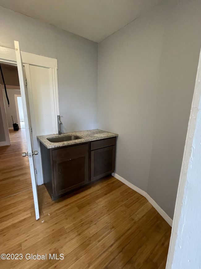 2nd floor 252 Morton Avenue, Sold in Albany Zoocasa