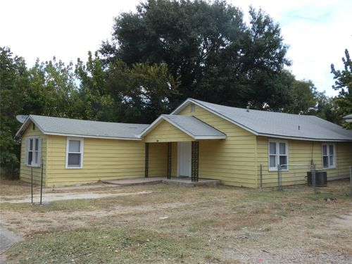 209 Hunt St, Clyde, TX, 79510-4012 | Card Image