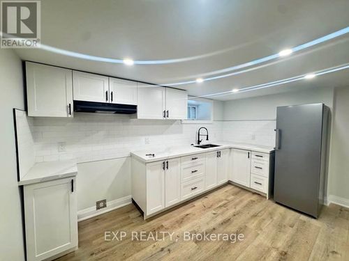 5-952 Main Street E, Hamilton (Blakeley), ON, L8M1M8 | Card Image