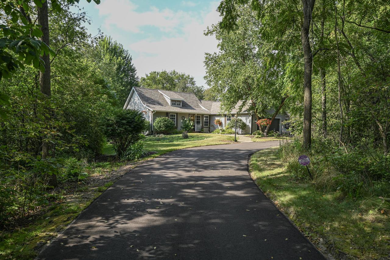Dannan Ln, East Troy, WI 53120