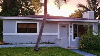 649 W Evanston Circle, House other with 3 bedrooms, 2 bathrooms and null parking in Fort Lauderdale FL | Image 2