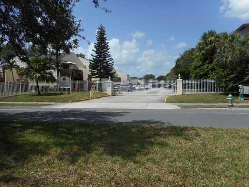 o-208-639 Executive Center Dr, West Palm Beach, FL, 33401-4929 | Card Image