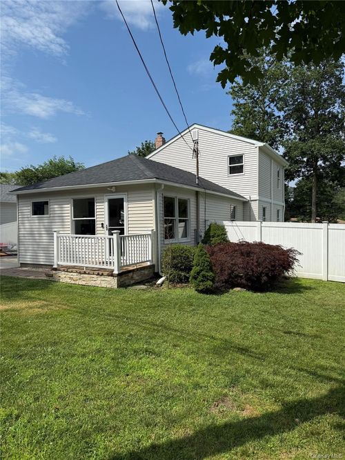 48 Upton Dr, Sound Beach, NY, 11789-2131 | Card Image