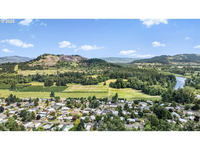 5580 Franklin Blvd, House other with 3 bedrooms, 2 bathrooms and 2 parking in Eugene OR | Image 36