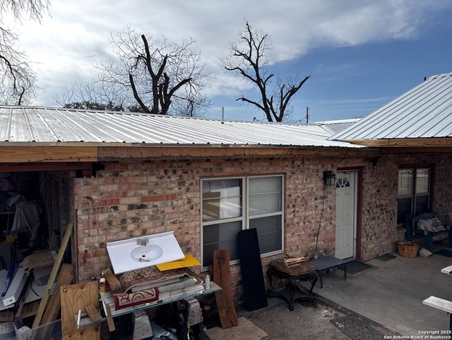 713 Boone St, House other with 2 bedrooms, 2 bathrooms and null parking in Uvalde TX | Image 28