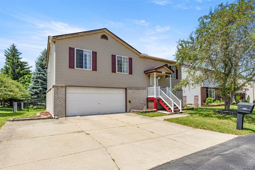 1786 Daisey Ln, Westland, MI, 48186-8628 | Card Image