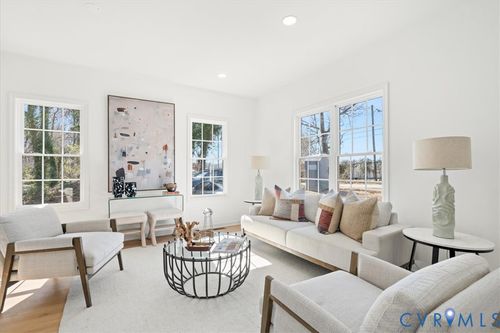 811 Spruce St, Hopewell, VA, 23860-5126 | Card Image