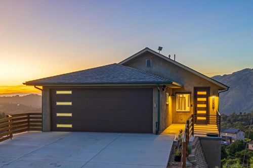 3208 Oakwood Dr, Julian, CA, 92036-9215 | Card Image
