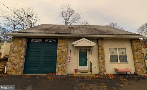 304 W Spruce St, PERKASIE, PA, 18944-1824 | Card Image