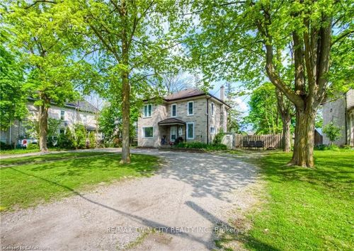 332 Queen St W, Cambridge, ON, N3C1G8 | Card Image