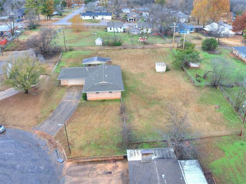 605 Ne 3rd St, Luther, OK, 73054-9069 | Card Image