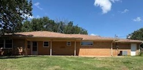 1208 N Indiana St, Weatherford, OK, 73096-2223 | Card Image