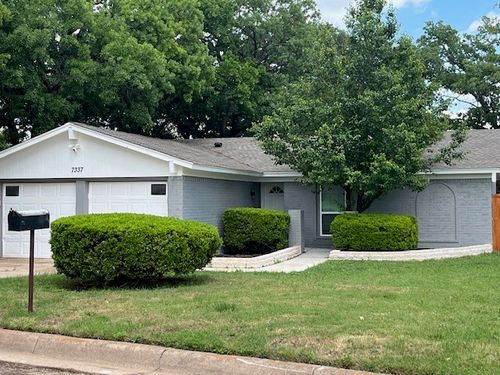 7337 Woodbridge Dr, Forest Hill, TX, 76140-2003 | Card Image