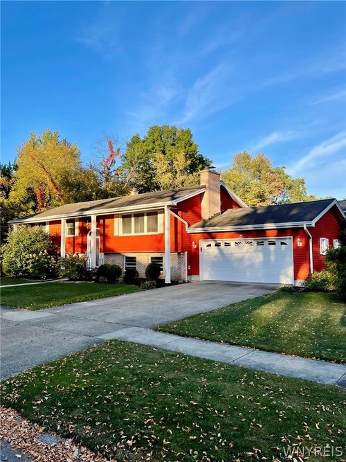 84 October Ln, Amherst, NY, 14228-1317 | Card Image